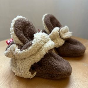 Zutano COZIE FURRY GRIPPER BABY BOOTIES - HEATHER MOCHA Size 6M